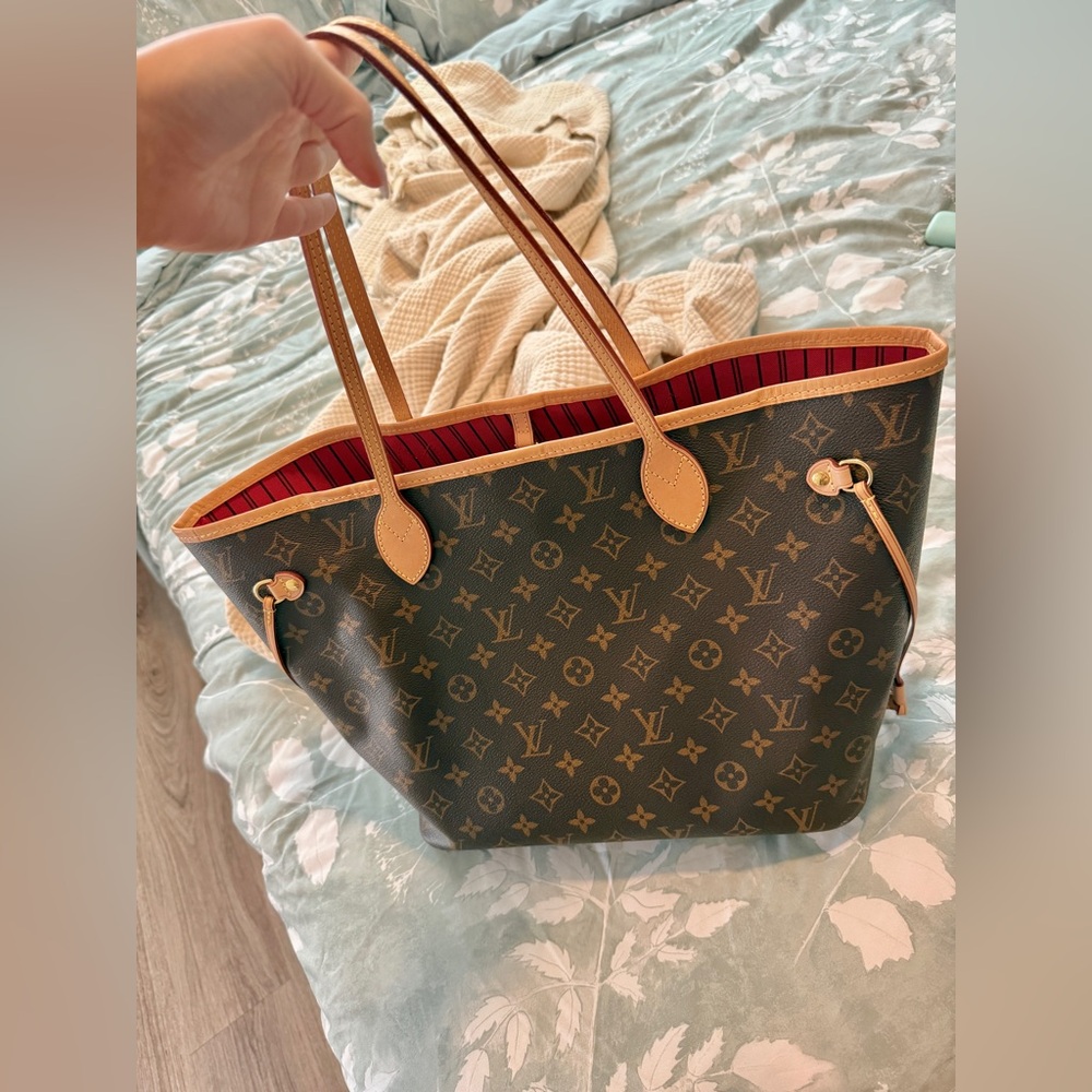 Louis Vuitton Monogram Tote - Brown and Red - Picture 3 of 13